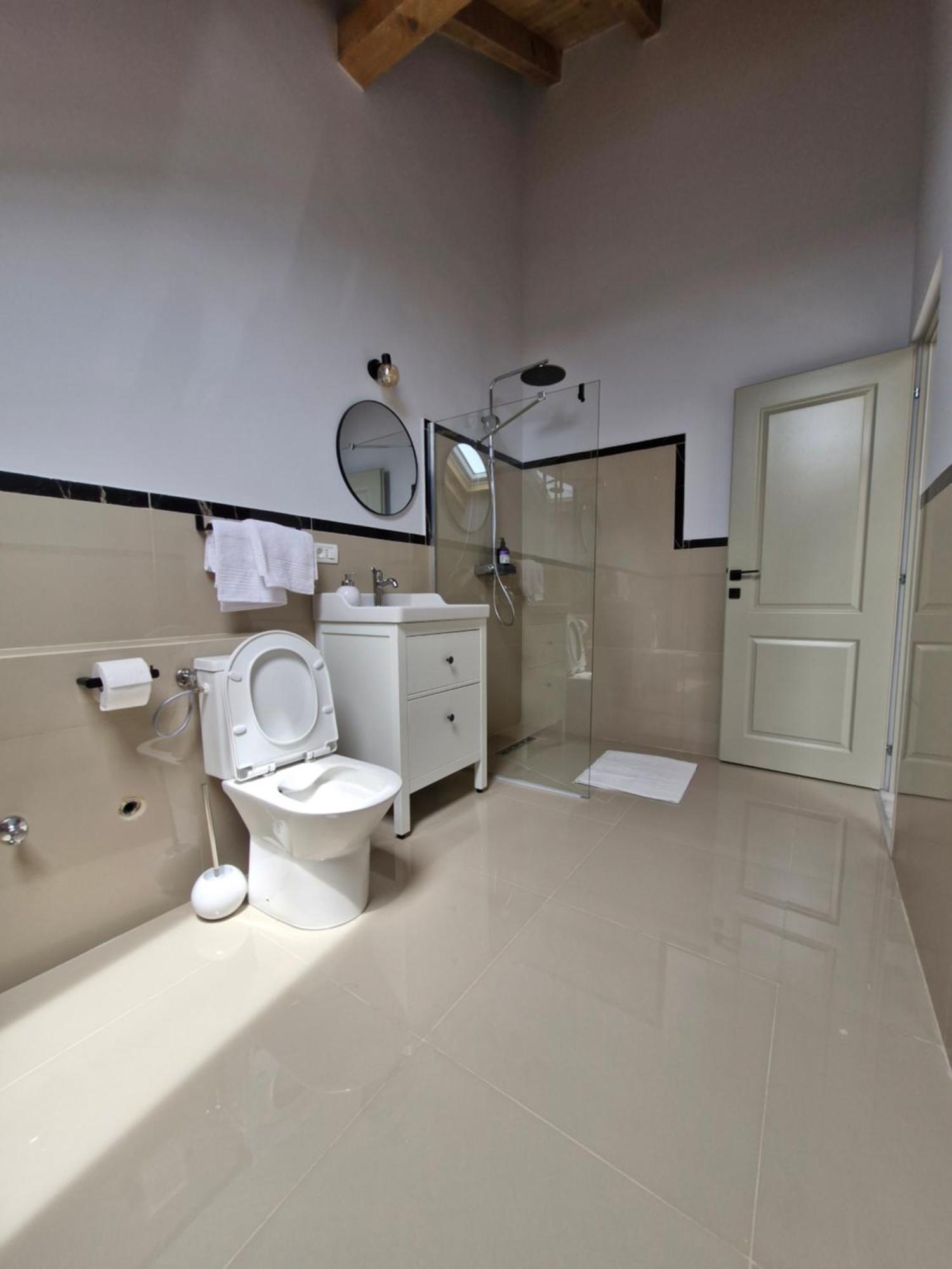 Cozy Attic Studio Appartamento Bucarest